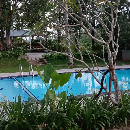 Edgefield Escapes