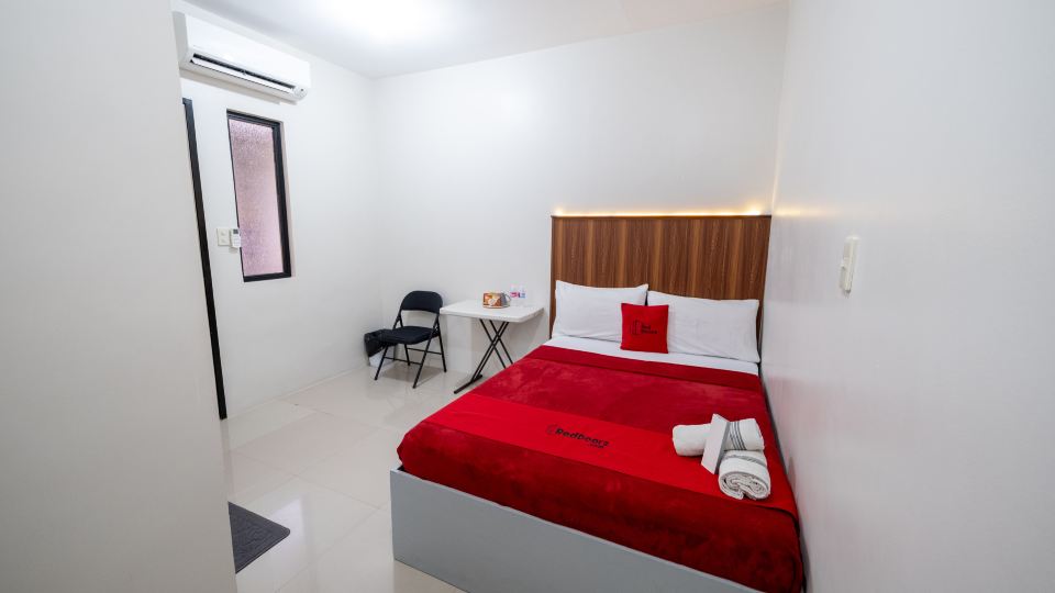 RedDoorz Plus @ Casa Lucia Sindalan San Fernando City Pampanga