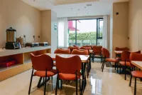 Shangting Hotel (Shiquan Ancient City) - con vista montagne