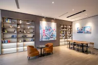 HanTing Hotel (Xuchang Pangdonglai Lifestyle Plaza) - 2-Star
