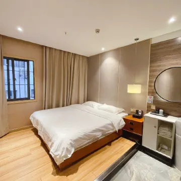 Yaboutique Hotel (Fuzhou Sanfang Qixiang Nanmendou Subway Station) Отели рядом с достопримечательностью «Фуцзянский Медицинский Университет (Тайцзянский Кампанский) - библиоте»