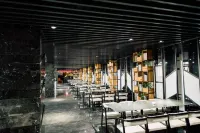 Aoshang Hotel (Hanzhong High-speed Railway Station) Отели в г. Ханьчжон