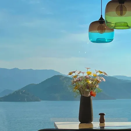 Lugu Lake Qingchen Yipin 180° Lake View Hotel