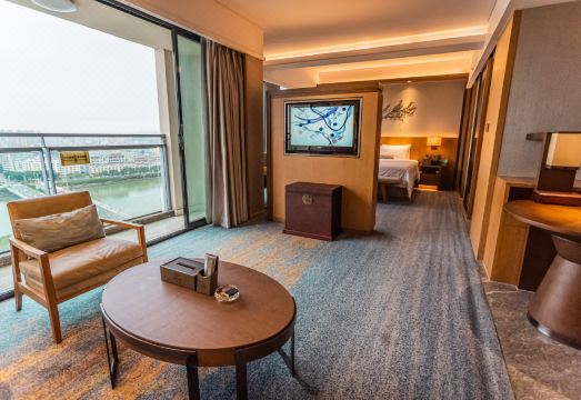 [그레이트 인터내셔널 호텔 - 허위안의 강변 전망 객실 사진]