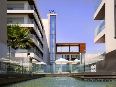 Mercure Larnaca Beach Resort Hoteles cerca de Golden Beach