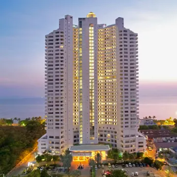 D Varee Jomtien Beach, Pattaya Hotels near Pattaya Tai