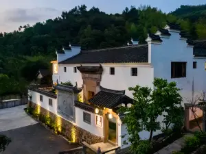 Floral Hotel· Ningbo Heyuan Zhiye Hotel (Xikou Scenic Area)