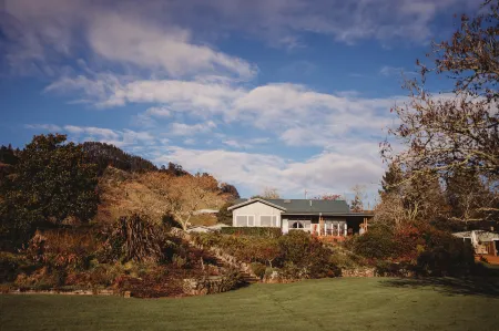 Paradise Valley Lodge Отели рядом с достопримечательностью «Парадайс Вэлли Спрингс»