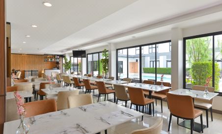 Gate43 Airport Hotel - Housity