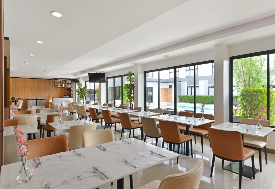 4. 게이트43 공항..