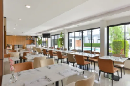 เกท 43 แอร์พอร์ต โฮเทล