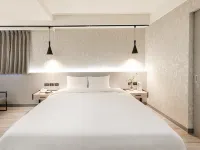 دولامانكو هوتل Hotels near دان