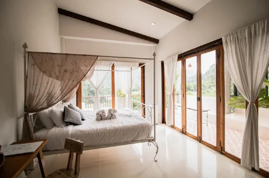 ทรี ท็อป สวีท จากุซซี่ วิวภูเขา