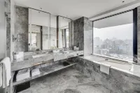 DoubleTree by Hilton Taipei Zhongshan - parking
