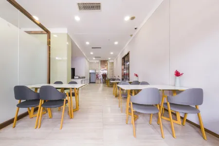 huayi hotel Отели рядом с достопримечательностью «Shanwei Administration College Lufeng Branch»