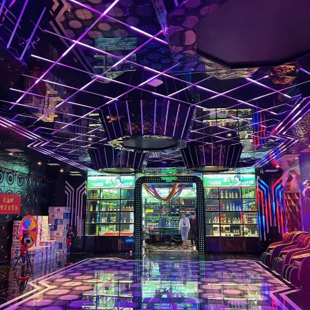 Huatian Holiday Hotel (Yudong High-speed Railway Station)