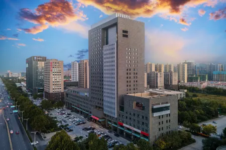 LITTGIN   SHANGDONG INTERNATIONAL   HOTEL Отели рядом с достопримечательностью «Shijiazhuang University»