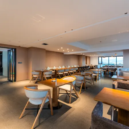 Yeste International Hotel (Jingdongfang Yuyongguangchang)