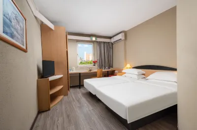 Yixiang Hotel (Wuhan Wansongyuan Wangjiadun East Metro Station) Hotels in The Mixc/Zhongshan Park