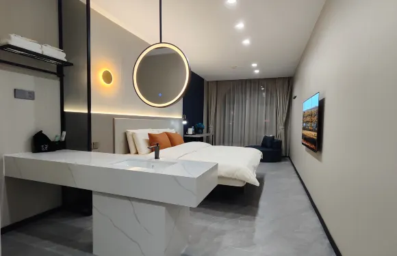 雙遼水源華誠精品酒店