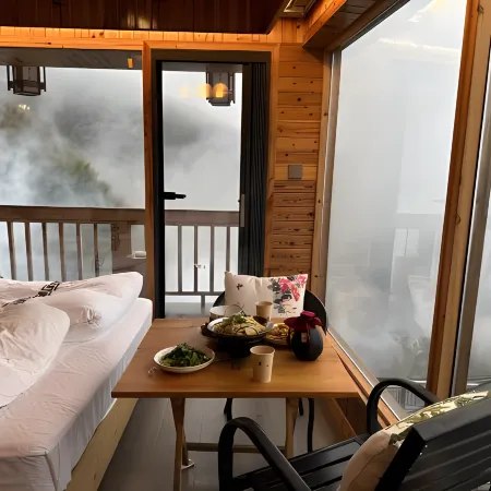Xiuning wood pear hong home stay in the cloud