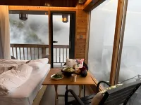 Xiuning wood pear hong home stay in the cloud