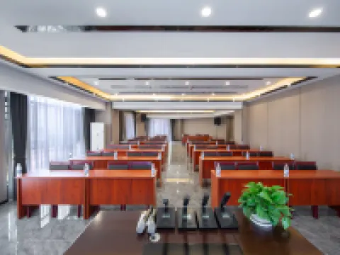 Menghai Boting Hotel (Xishuangbanna Menghai Mengbala International Resort Rainforest Avenue Branch) Hotels in Menghai