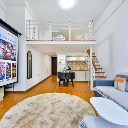 Huayu Loft Apartment Hotel