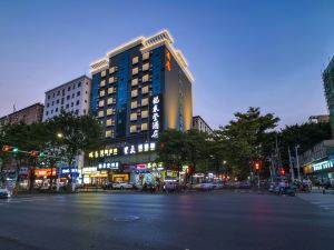 Yilong Ruiyun Hotel (Shenzhen International Convention and Exhibition Center Tangwei Subway Station)