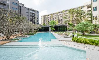 Bangkok Sathorn Traditional Apartment