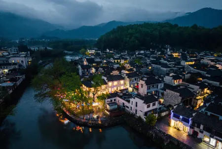 Hongcun Xiyun Yingyue Holiday Select Intelligent High-end Designer Homestay