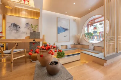 Qujing Yiju Yinshe B&B Hotel Hotels near Qujing Normal University