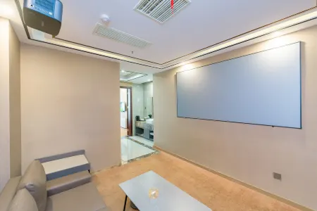 Wuwei Letestin Intercontinental Hotel (West Gate Branch) Отели рядом со станцией Wuwei Railway Station