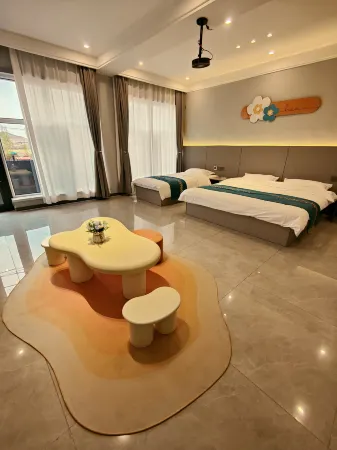 Yujian Homestay (Ulanqab Grassland Volcano Visitor Service Center) Отели рядом с достопримечательностью «Wulanhada Volcanic Grassland»