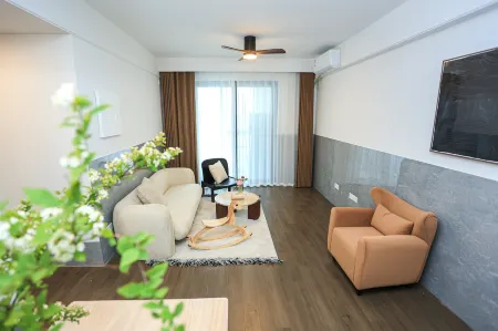 Shanghai Yuecheng Apartment (Haichang Ocean Park Yaoxue Ice and Snow World Branch) Отели рядом с достопримечательностью «Shanghai Maritime University»