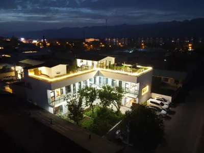 Nalati Qingfeng Xiaozhu Homestay Отели рядом с достопримечательностью «Пейзаж Нарати»