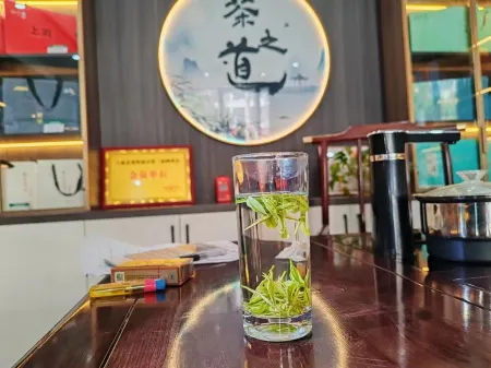 Jinwang Hotel Отели рядом с достопримечательностью «Building the Peak»