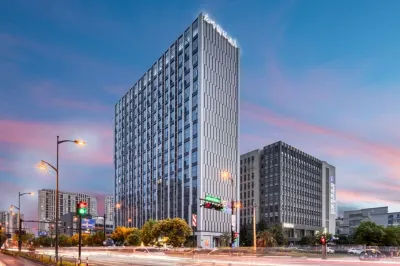 Hangzhou Longyin International Hotel (Chengbei MixC Branch) Hotels near Xinyatai Fruit Trade Jisan Center