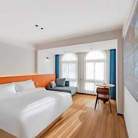 Qilai Smart Hotel (Kaisheng Building, Wuhu Pedestrian Street)