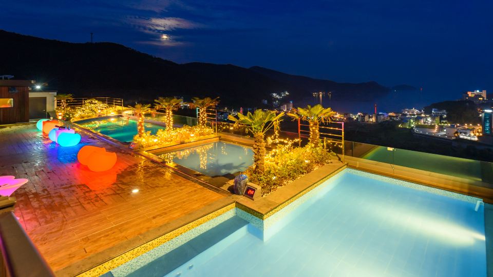 Friemily Poolvilla & Hotel