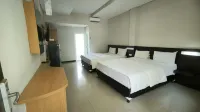 New Bandengan Beach Hotel