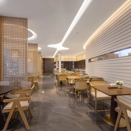 Lushan Tianhai Baitang Hotel(Guling Street Cableway Station Store)