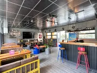 Borrman Hotel (Shennongjia Muyu Town Tourism Distribution Center)