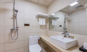 DONG CHENG GUOJIDAJIUDIAN