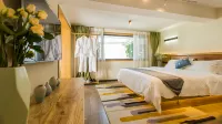 Qianxiang Lanshan hotel - parking