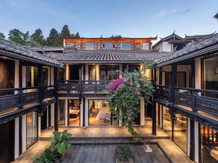 Lijiang Ancient Town, Mid-levels, No Noise Viewing Light Luxury Courtyard