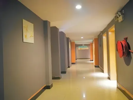 Yuelai Express Hotel Отели в г. Фусуй