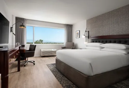 โรงแรมเชอราตัน สนามบินออนแทรีโอ