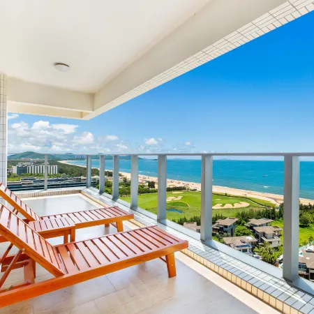 Hailing Island Poly Shili Yintan Lanhai Times Holiday Apartment