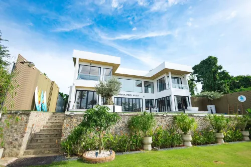 Panita Poolvilla Hotels in Photharam District